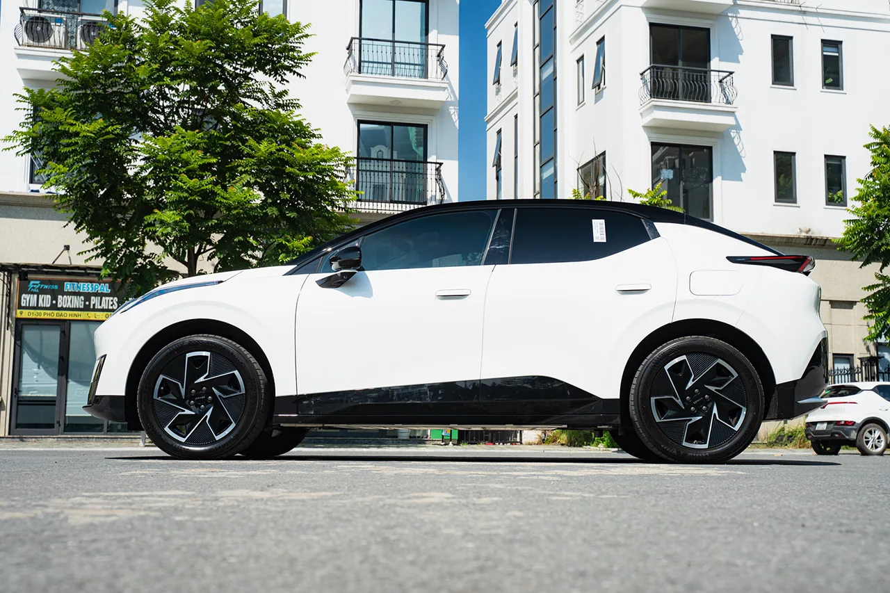 Lynk & Co 02