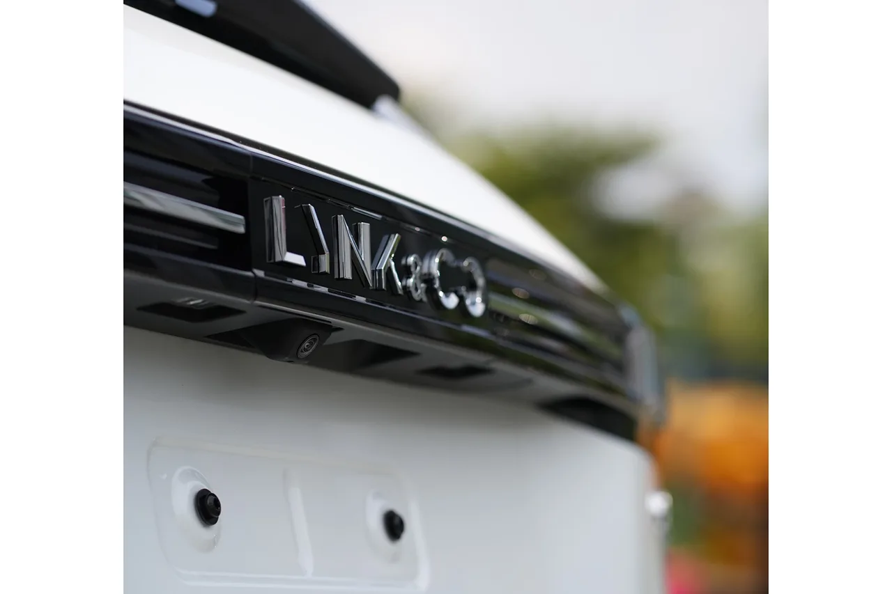 Lynk & Co 06