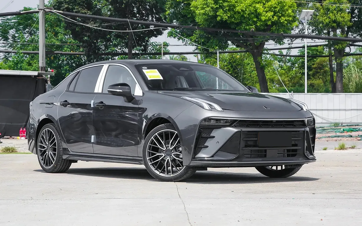 Lynk & Co 03 bản tiêu chuẩn nhận cọc tại đại lý: Giá dự kiến từ khoảng 800 triệu đồng, về Việt Nam đầu năm 2026