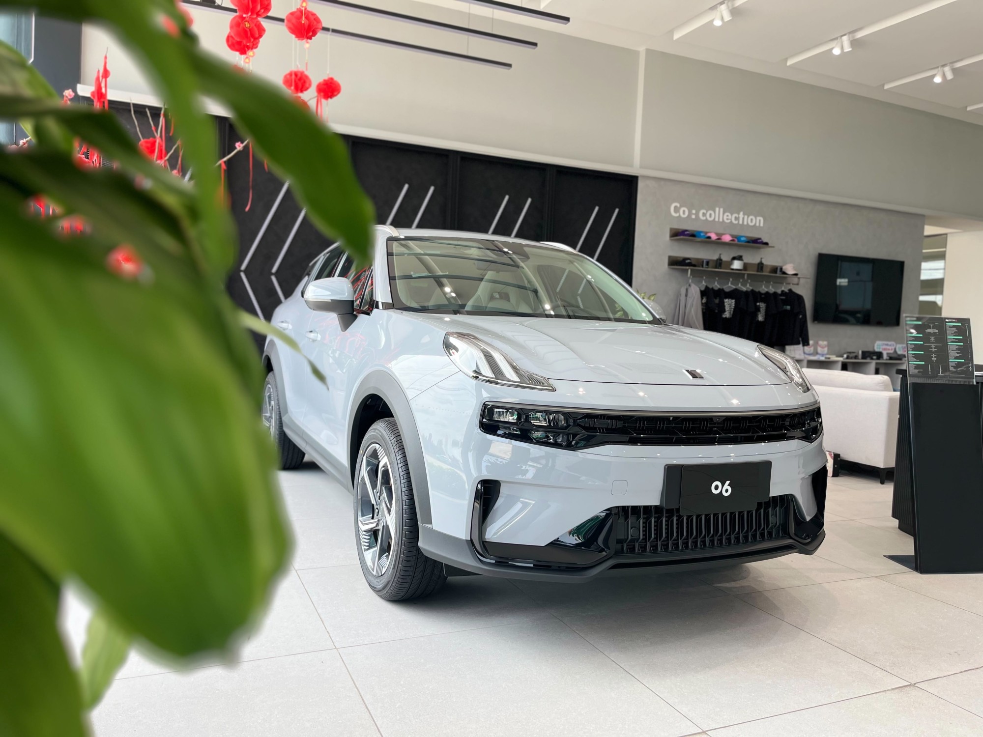 GIÁ LYNK & CO 06 HYPER PRO MÀU XÁM 2026